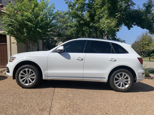 Photo 3 of 7 of 2013 Audi Q5 2.0T Premium