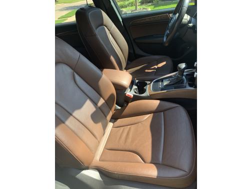 Photo 4 of 7 of 2013 Audi Q5 2.0T Premium