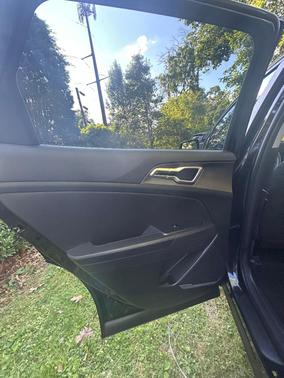 Black 2023 Kia Sportage Hybrid LX