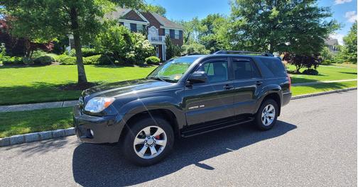 Photo 4 of 21 of 2007 Toyota 4Runner Limited V8