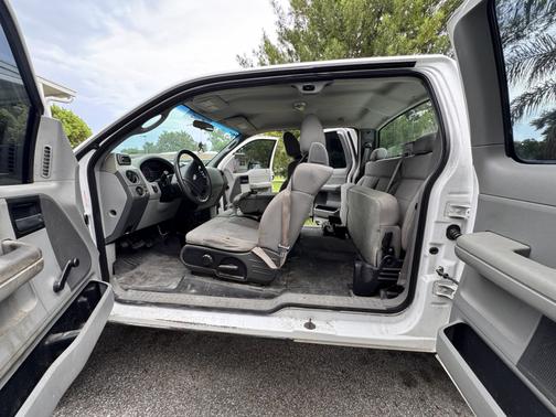 White 2005 Ford F-150 STX SuperCab