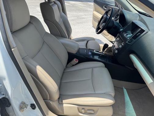 2014 Nissan Maxima SV