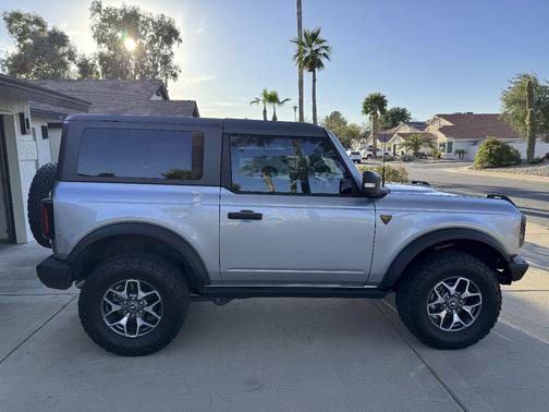 Silver 2023 Ford Bronco Badlands Advanced