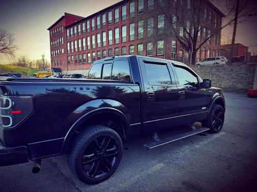 Black 2013 Ford F-150 XLT
