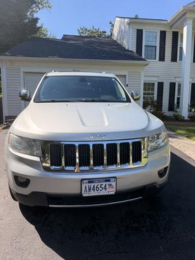 Silver 2013 Jeep Grand Cherokee Limited