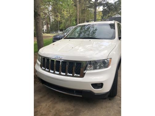 Photo 2 of 2 of 2011 Jeep Grand Cherokee Overland