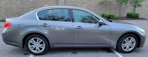 Silver 2013 INFINITI G37 x