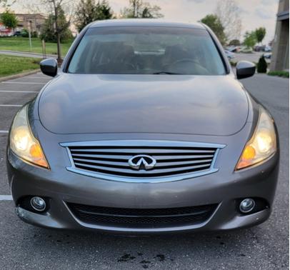 Silver 2013 INFINITI G37 x