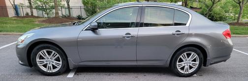 Silver 2013 INFINITI G37 x