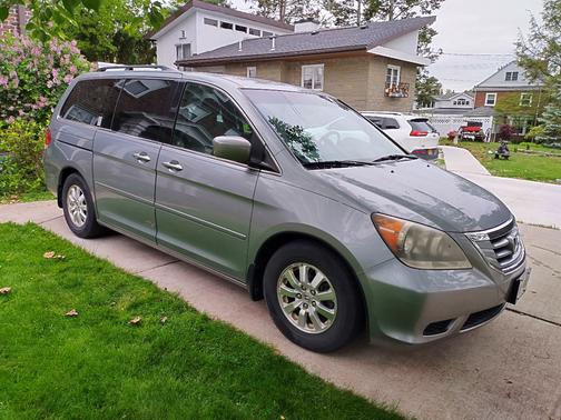 Gray 2008 Honda Odyssey EX