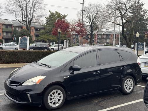 2012 Toyota Prius v Five