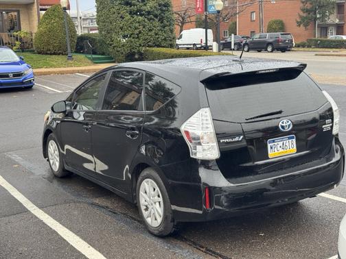 2012 Toyota Prius v Five