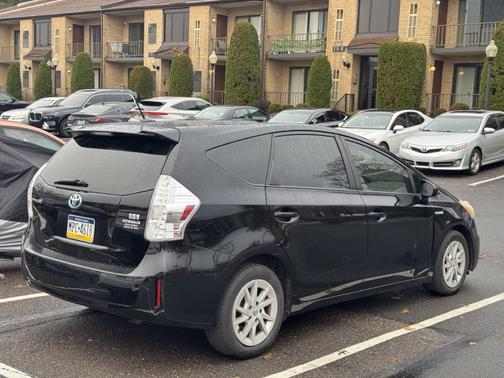 2012 Toyota Prius v Five