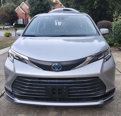 2021 Toyota Sienna LE 8 Passenger