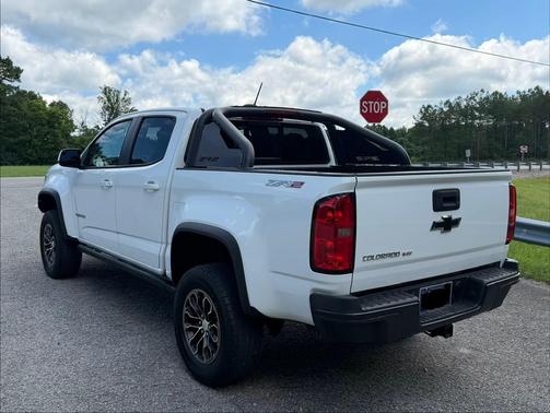 White 2020 Chevrolet Colorado ZR2