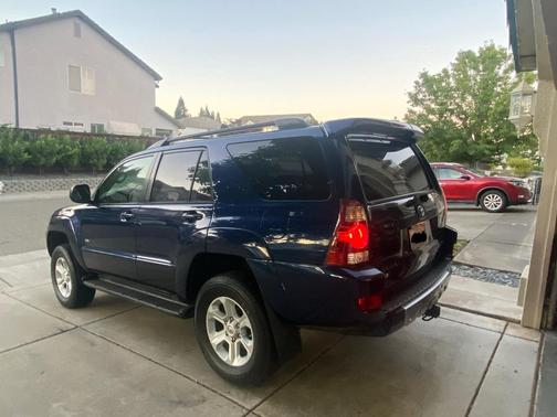 Blue 2004 Toyota 4Runner Sport