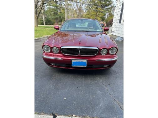Photo 2 of 12 of 2004 Jaguar XJ8 Base