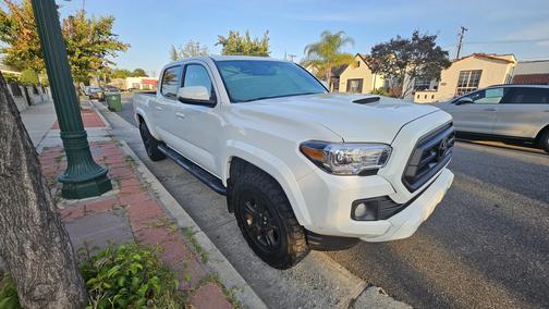 White 2017 Toyota Tacoma TRD Sport