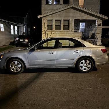 Gray 2010 Hyundai SONATA GLS