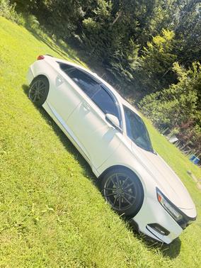 White 2018 Honda Accord Touring