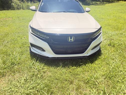 White 2018 Honda Accord Touring