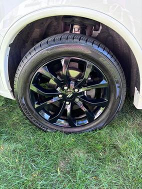 White 2019 Dodge Durango GT