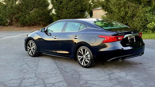 Black 2016 Nissan Maxima 3.5 SV