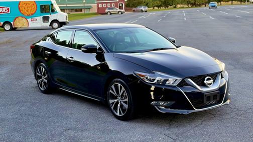 Black 2016 Nissan Maxima 3.5 SV