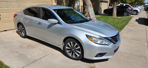 Silver 2017 Nissan Altima 2.5 SV