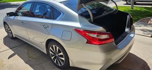 Silver 2017 Nissan Altima 2.5 SV