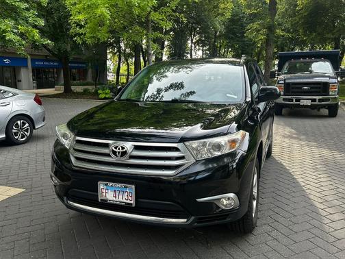 Black 2012 Toyota Highlander SE