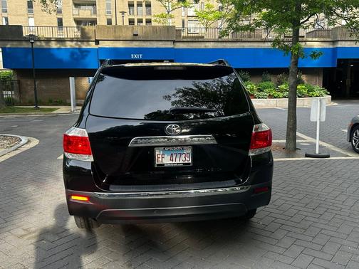 Black 2012 Toyota Highlander SE