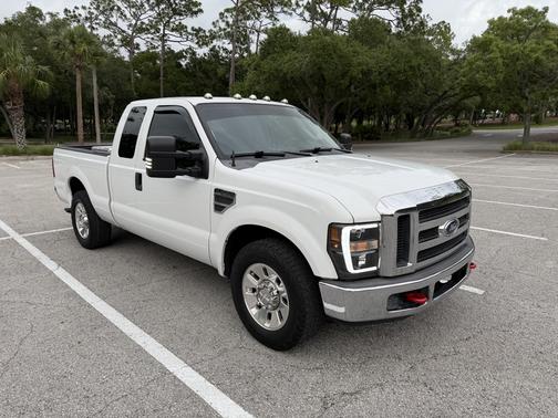 White 2008 Ford F-250 XL SuperCab Super Duty