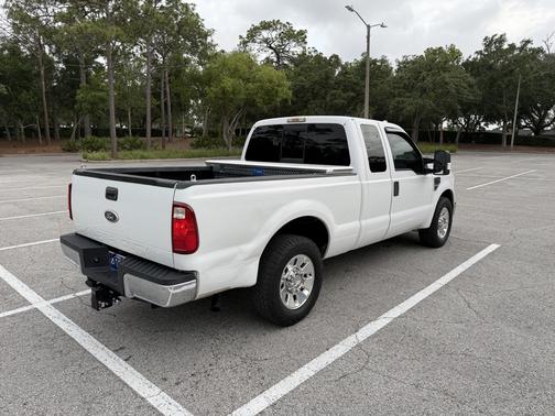 White 2008 Ford F-250 XL SuperCab Super Duty