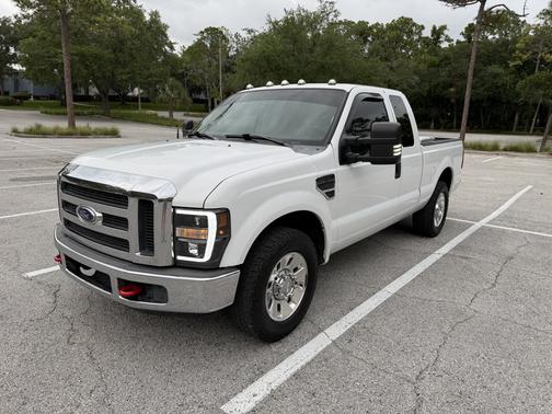 White 2008 Ford F-250 XL SuperCab Super Duty