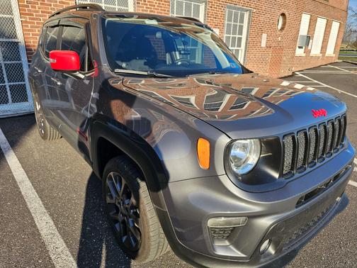 Gray 2023 Jeep Renegade (RED) Edition