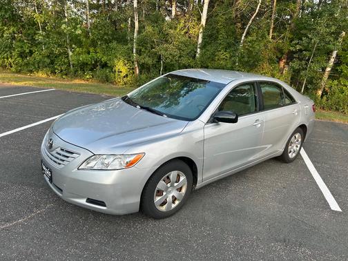 Gray 2009 Toyota Camry LE