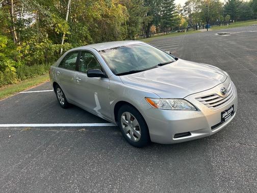 Gray 2009 Toyota Camry LE