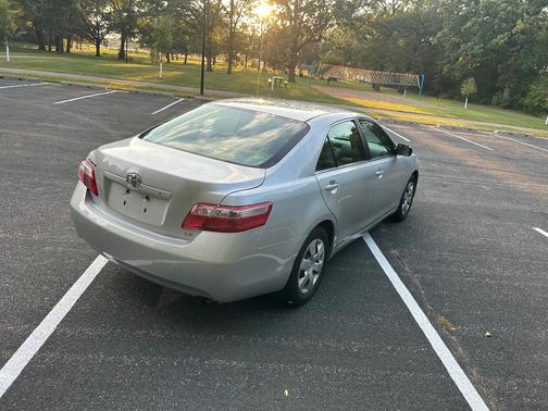 Gray 2009 Toyota Camry LE