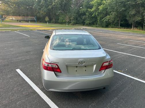 Gray 2009 Toyota Camry LE