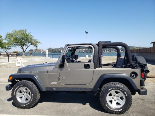 Photo 1 of 7 of 2004 Jeep Wrangler Rubicon