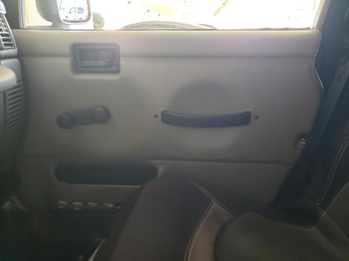 Photo 4 of 7 of 2004 Jeep Wrangler Rubicon