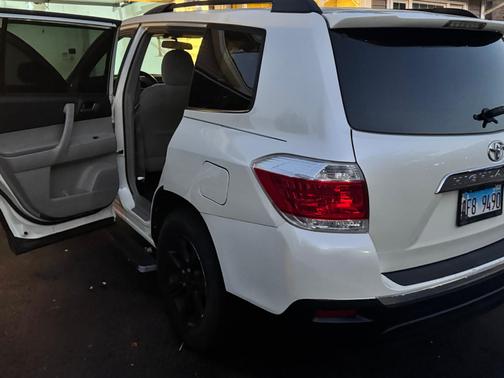 2013 Toyota Highlander Base