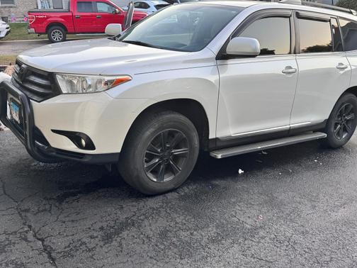 2013 Toyota Highlander Base