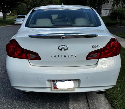 White 2010 INFINITI G37 x