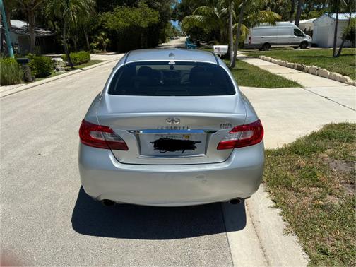 2012 INFINITI M37 x
