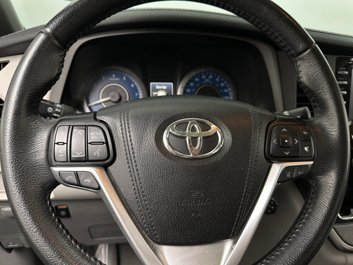 2020 Toyota Sienna XLE