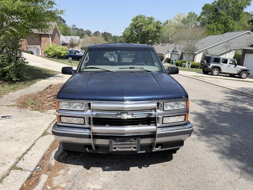 Blue 1999 Chevrolet Suburban 1500