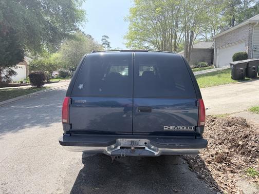 Blue 1999 Chevrolet Suburban 1500