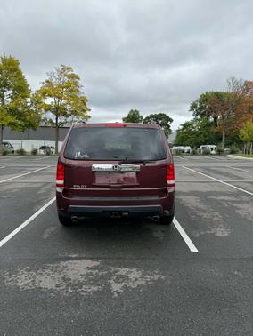 Red 2009 Honda Pilot EX